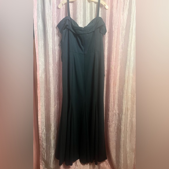 Size 20 formal dresss. Great for a Bridesmaid or Prom. Mermaid style - Picture 2 of 5